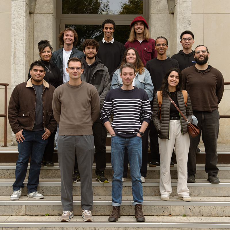 Photographie de groupe de la promotion 2025 de l'IAP