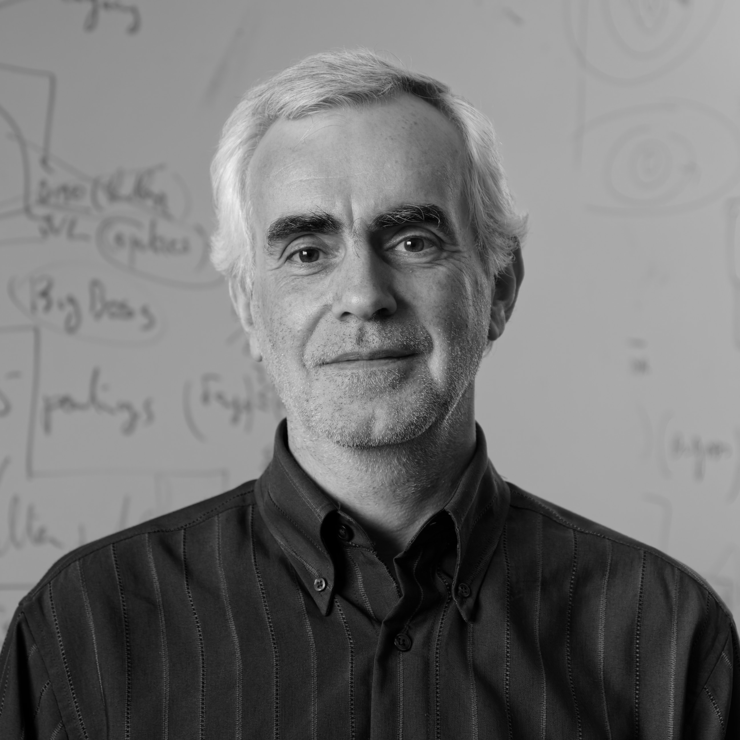 Photographie de Yannick Mellier prise à l'IAP en juin 2009, à l'occasion de sa médaille d'argent du CNRS (© Jean Mouette /IAP-CNRS-SU).